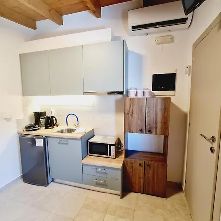 Anassa 12 Luxury Two Bedroom Apartment *
